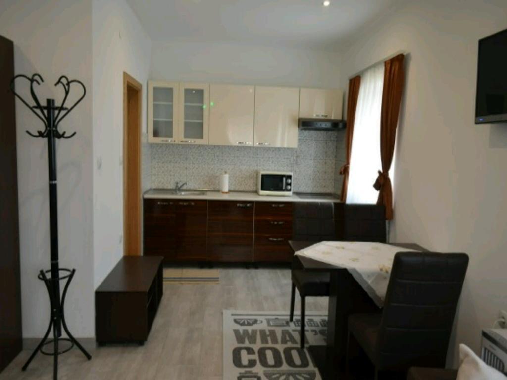 Guest House First Stop Rakovica Bagian luar foto
