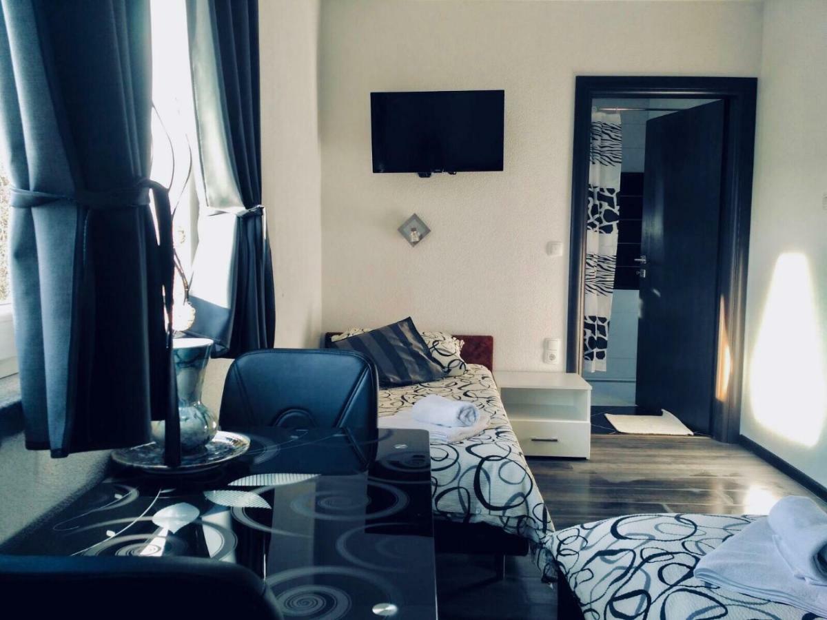 Guest House First Stop Rakovica Bagian luar foto