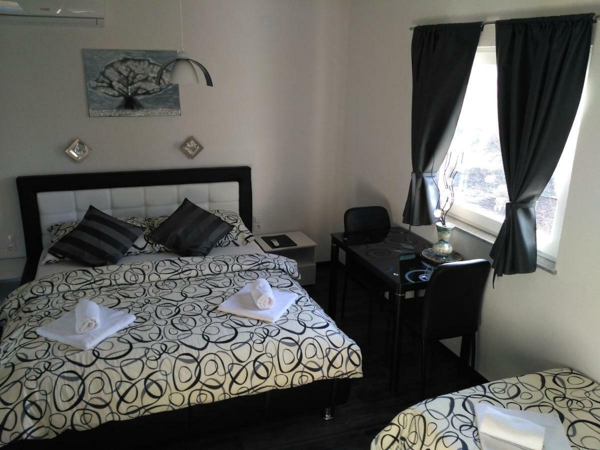 Guest House First Stop Rakovica Bagian luar foto
