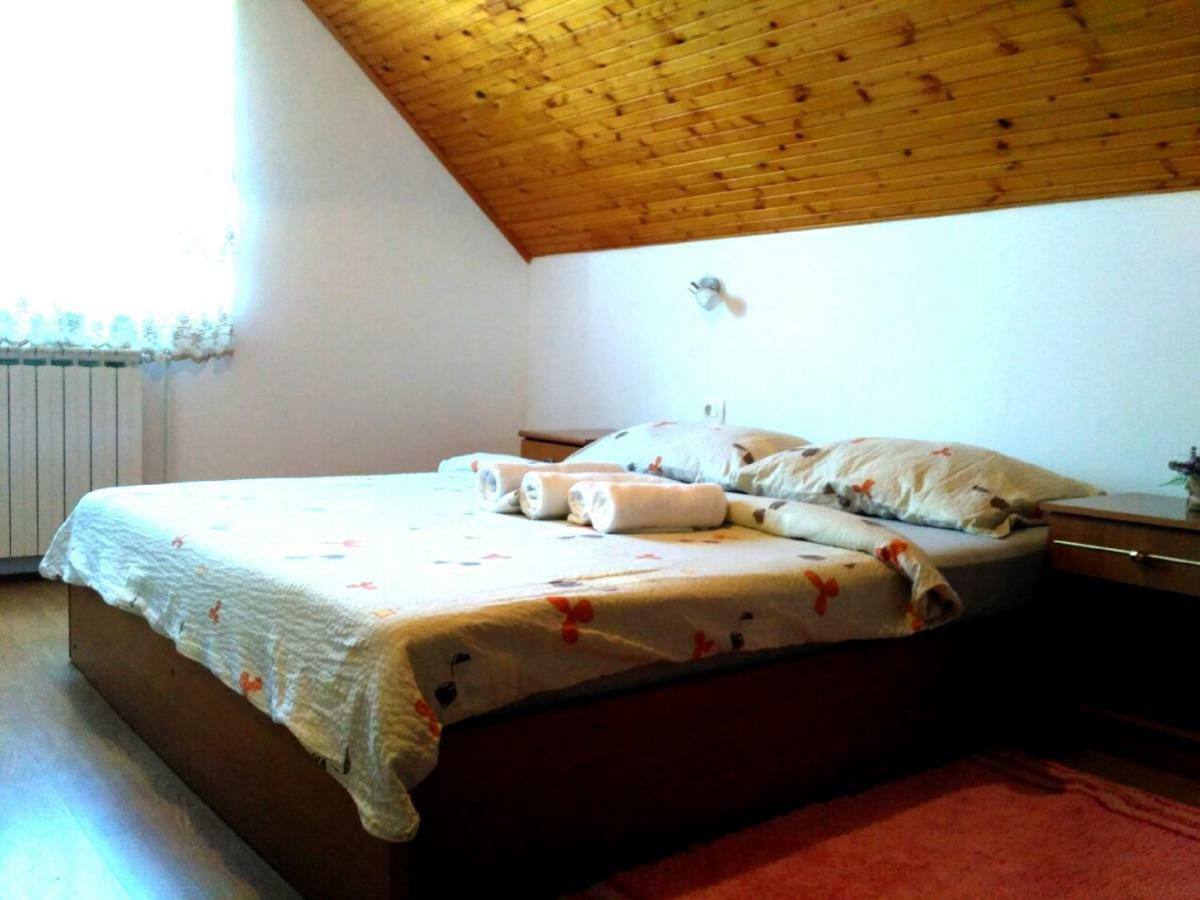 Guest House First Stop Rakovica Bagian luar foto