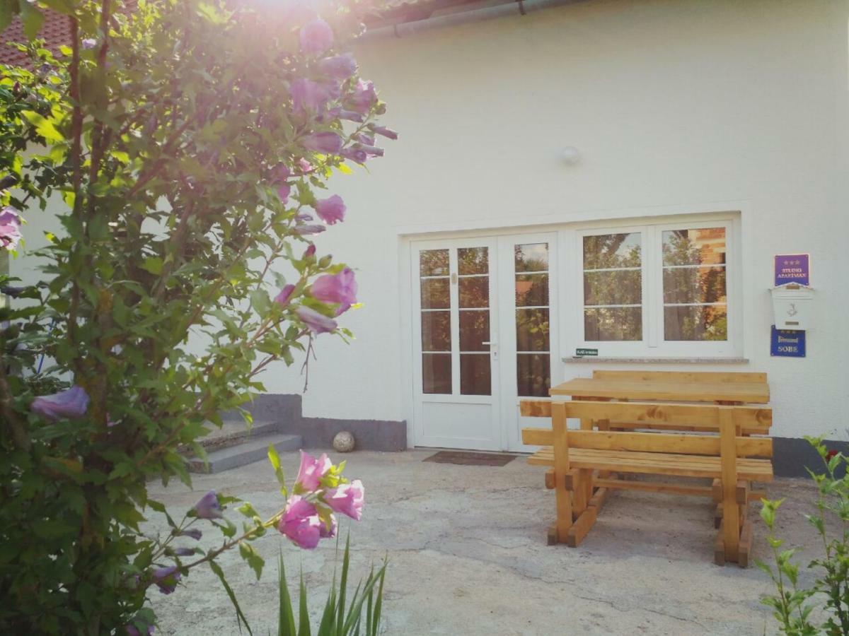 Guest House First Stop Rakovica Bagian luar foto