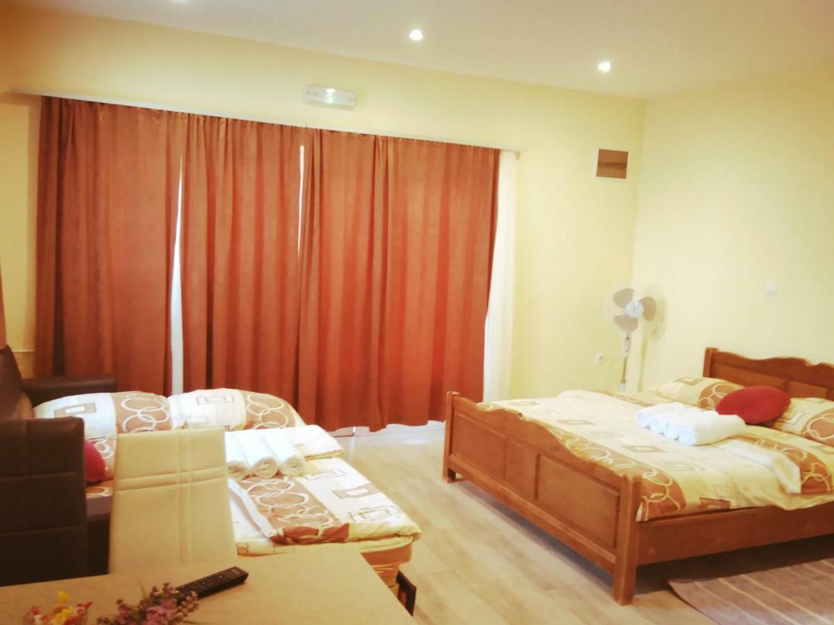 Guest House First Stop Rakovica Bagian luar foto